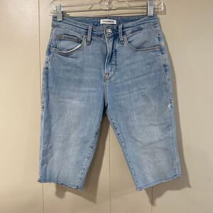 Good American Light Wash Denim Bermuda Shorts Size 2/26